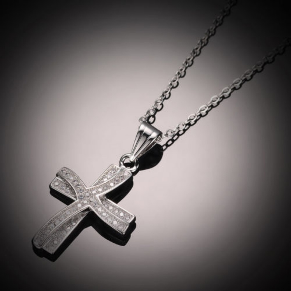 ➰Silver Cross Necklace - Picture 4 of 4